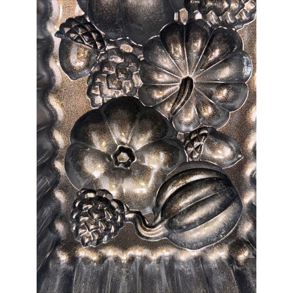 Nordic Ware Harvest Bounty Loaf Pan Cast Aluminum 6 Cup Pumpkin Bread Mold US - Picture 5 of 7